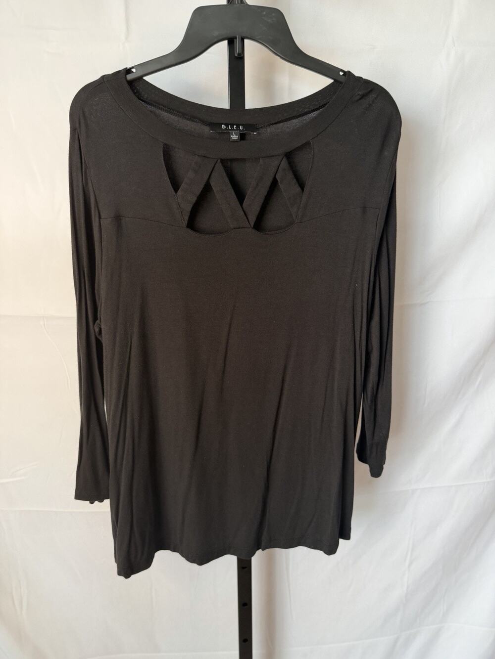 B.L.E.U. Black Criss-Cross Cutout Top 3/4 Sleeve Sz Large